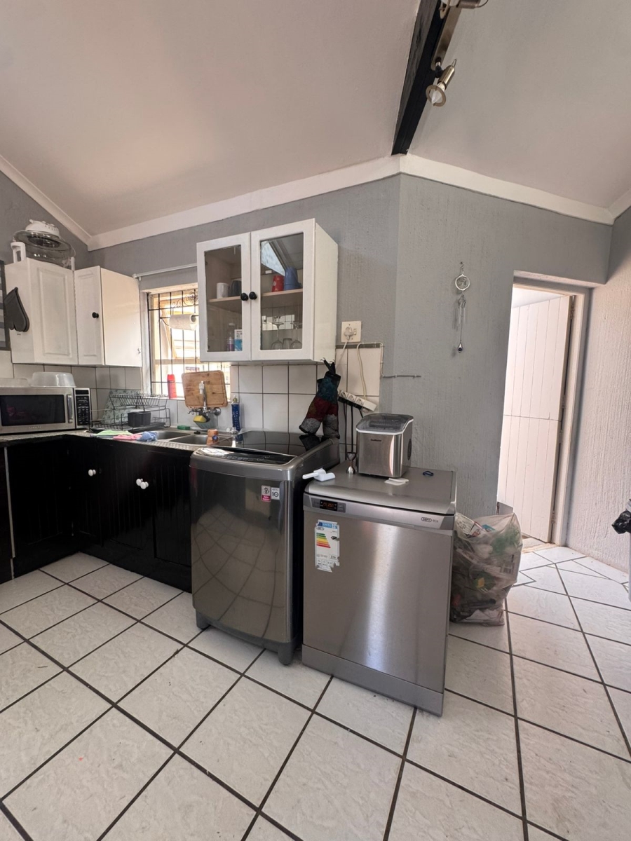2 Bedroom Property for Sale in Pine Acres Western Cape